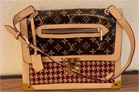 Q - LADIES' DESIGNER PURSE (UNAUTHENTICATED)(C2)