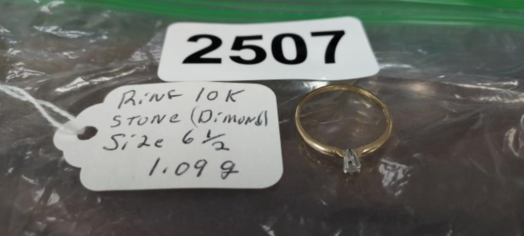 10K GOLD RING, DIAMOND, SIZE 6.5, 1.09 GRAMS