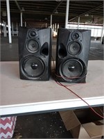 2 Kenwood speakers