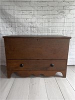 ANTIQUE BLANKET BOX WITH DRAWER