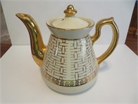 Vintage Hall 6 Cup Tea Pot 6"