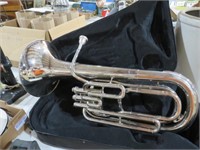 HAWK FRENCH HORN W/CASE