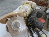 COLLECTION OF VINTAGE ROTARY TELEPHONES