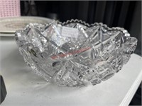 Large heavy cut glass Serving Bowl (Con2)