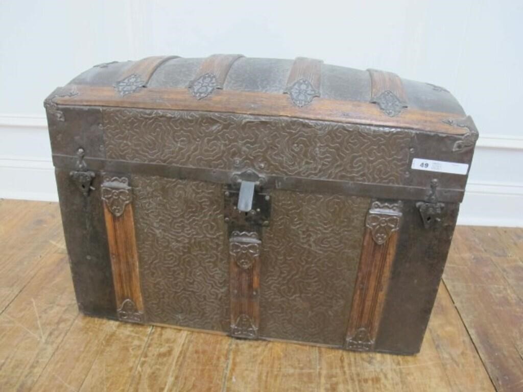DOME TOP TRUNK UNIQUE LEATHER WORK CLEAN 28X16X19