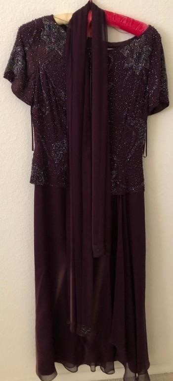 E - WOMEN'S EVENING DRESS SIZE 10 (B26)