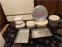 BAKING PANS AND COVERED FOOD STORAGE