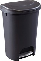 Rubbermaid Classic 13 Gallon Trash Can with Lid