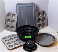 Cake pans, muffin pans, round cake pans, Bundt