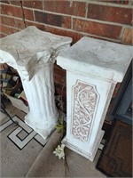 2 Plant Pedestals