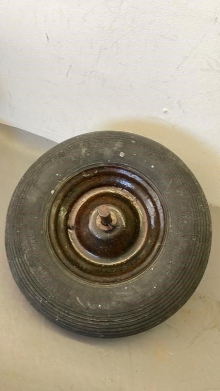 Wheelbarrow tire