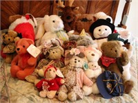 Group of Collectible Bears, Stuffed Animals &
