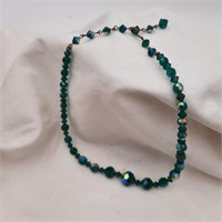 14" Green Vtg. Aurora Borealis Faceted Necklace