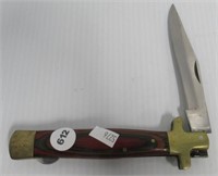 Made in Pakistan folding knife. Measures: 6"L.