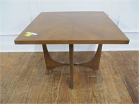 MCM 1950'S SIDE TABLE 26X 26 X 20H  VERY CLEAN