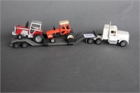 CASE IH TRUCK & FLAT BED WITH 2 TRACTORS - 1/64