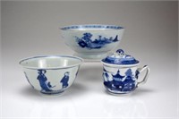 THREE CHINESE EXPORT BLUE AND WHITE CUP AND BOWLS