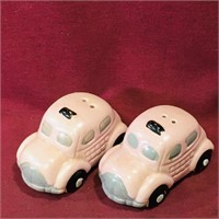 Ceramic Automobile Salt & Pepper Shakers (Vintage)