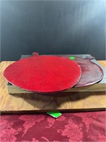 Large lacquered leaves