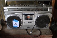 SANYO AM/FM CASSETTE PLAYER