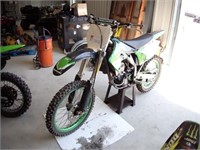 INOPERABLE 2005 Kawasaki KXF200 Dirt Bike JKAKXMNC