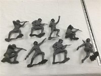 8 Marx army men