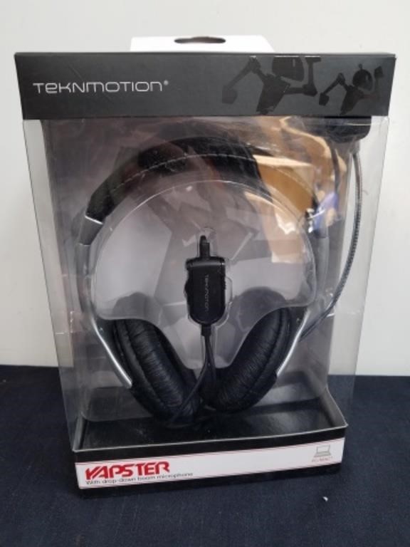 Kapster headset with drop-down boom microphone