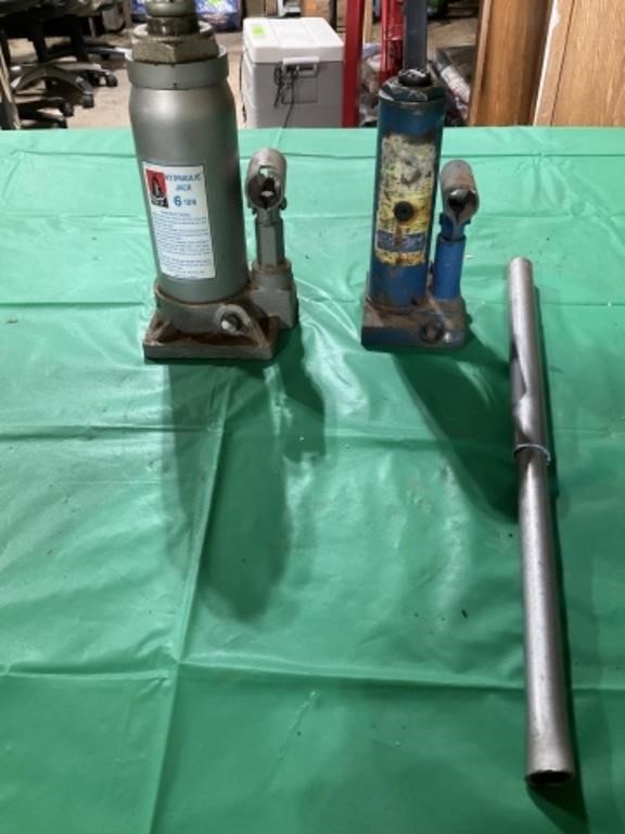 2 Hydraulic Jacks, 6 Ton, Unknown Size