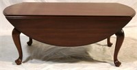 Henkel Harris Queen Anne drop side coffee table