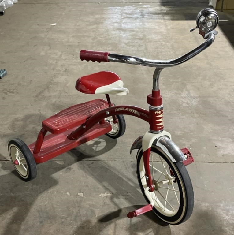 (O) Radio Flyer Tricycle