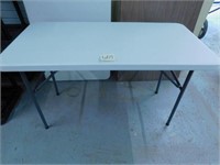 4' Poly Table