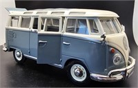 Volkswagen Van "Sambe" - 1/25 - Maisto