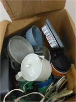 Box of miscellaneous kitchenware