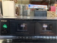 TEAC CASSETTE TAPE PLAYER