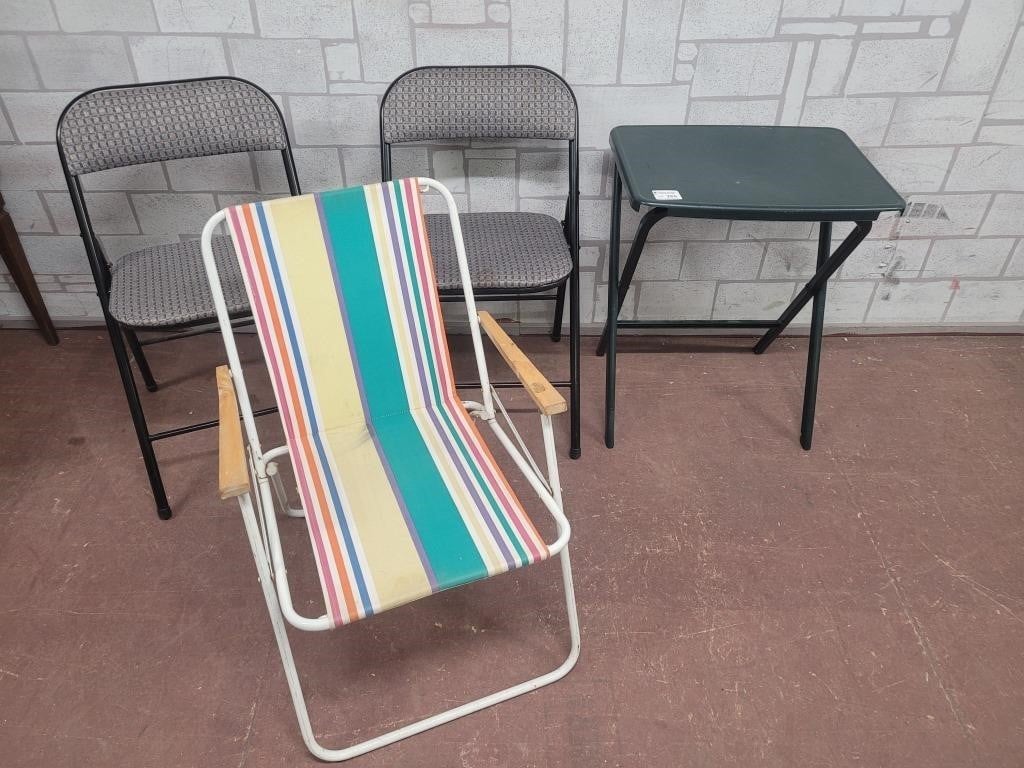 Folding stool, lawn chair, plastic tv tray