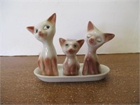 Vintage Ceramic Cats Salt & Pepper & Toothpick