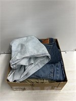 Lot of jeans includes lucky brand and cabellas
