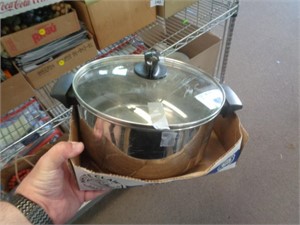 COVERED COOK POT