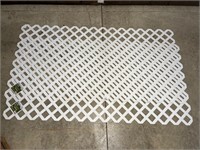 Two 4 x 8 vinyl lattice sections