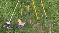 Broom, rake, hoe, pitchfork/tools
