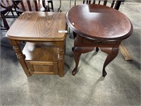 (2) Nicely Crafted Wooden End Tables.