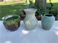 3 vases,