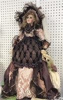 VICTORIAN GOLDENVALE COLLECTOR DOLL