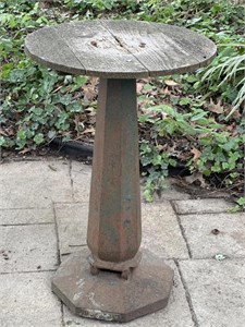 Antique water fountain base - Indianola Topeka