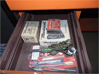 CONTENTS OF 4 DRAWERS