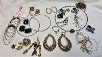 TRAY ASSORTED JEWELLERY *SEE BELOW*