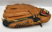 Very Nice Mizuno Leather Baseball Mitt!