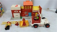 Fisher price downtown playset with fire truck and