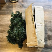 Tabletop Christmas Tree & Box