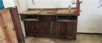75 x 49 x 25 Wooden  Work BenchWith With Toledo